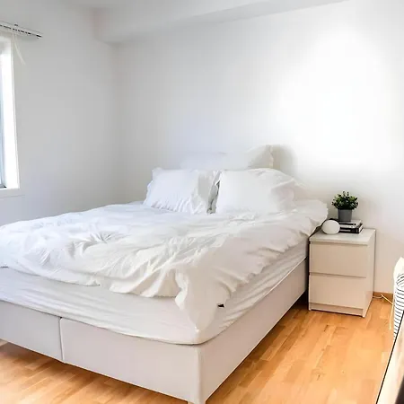Spacious Waterfront Apartmnet * Bergen